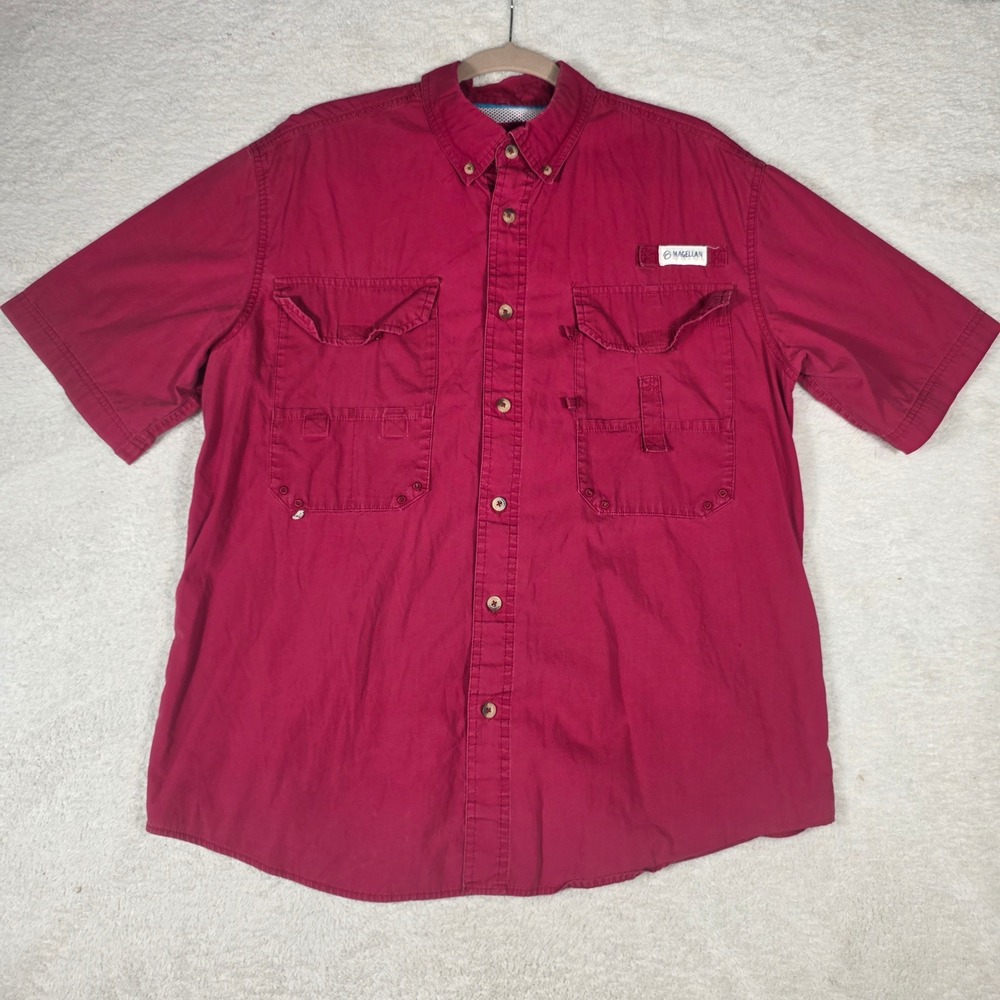Magellan Outdoors Fishing Shirt Mens M Red Short Sleeve Vented Mag Release
